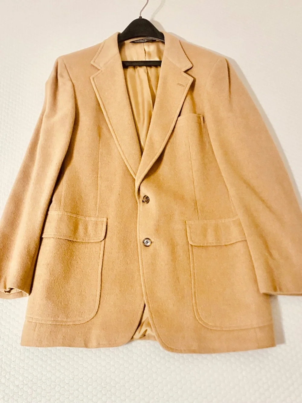 MACYS MENS STORE 100% CAMEL HAIR 2 BUTTON JCKT/BLAZER SZ 42R OUTER POCKETS FAWN